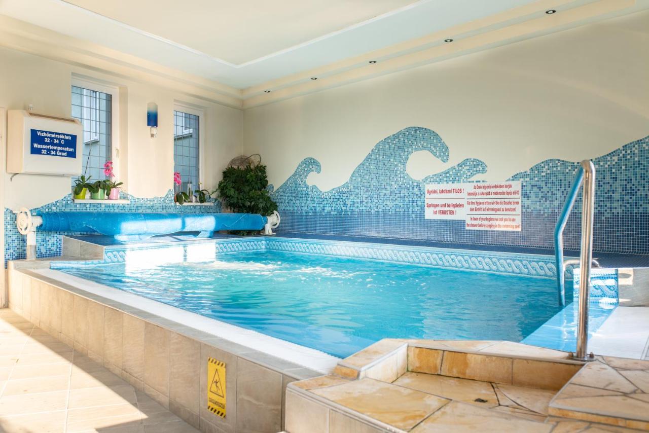 Отель Andrea Wellness Garden Черсегтомай Экстерьер фото